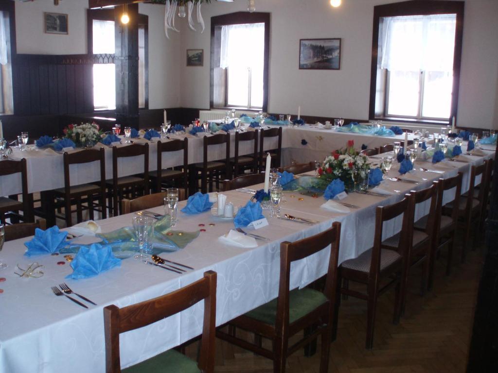 Jindrichov Hotel Dzban מראה חיצוני תמונה