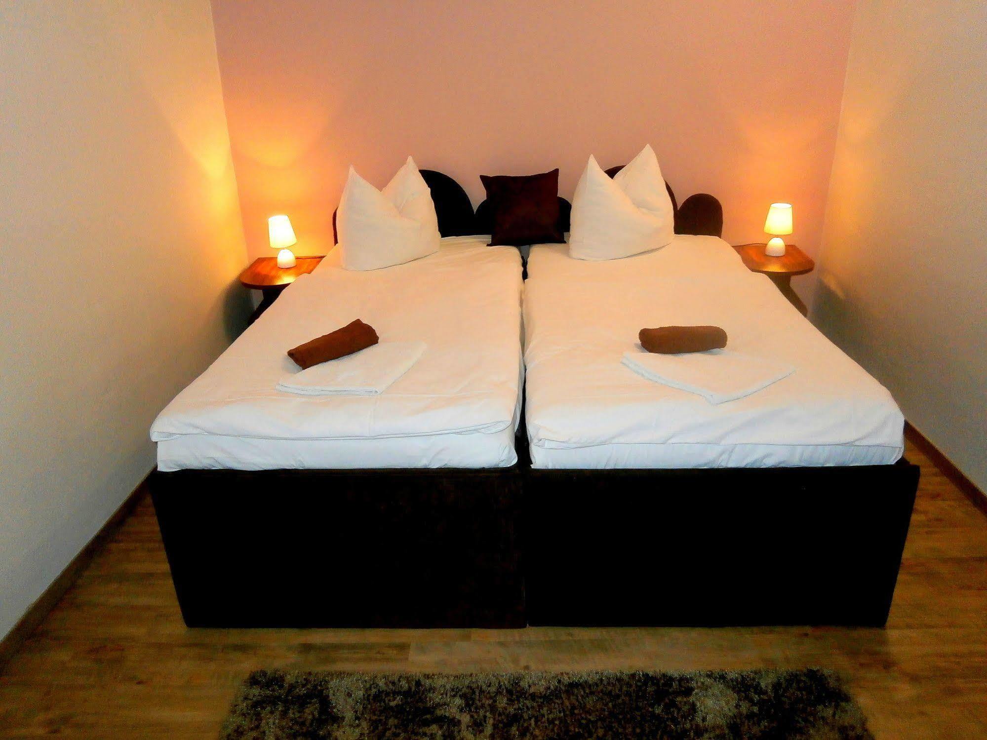 Jindrichov Hotel Dzban מראה חיצוני תמונה