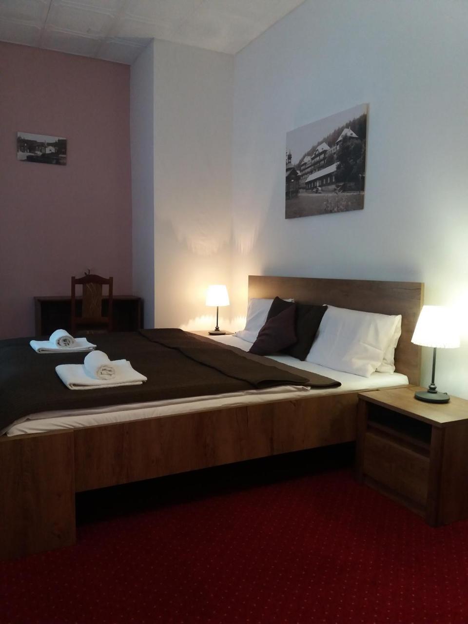 Jindrichov Hotel Dzban מראה חיצוני תמונה