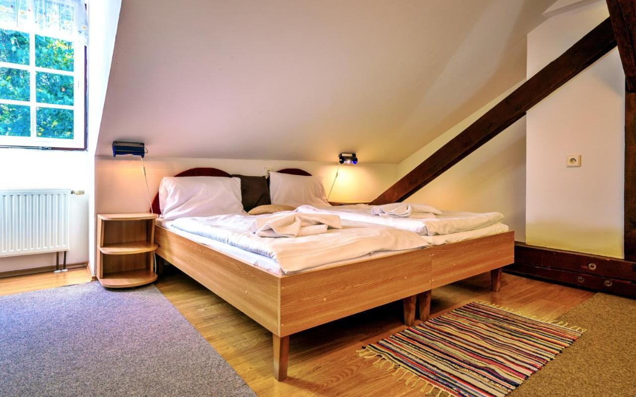 Jindrichov Hotel Dzban מראה חיצוני תמונה