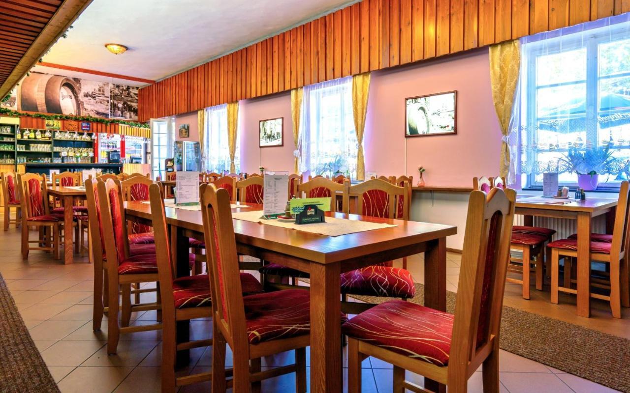 Jindrichov Hotel Dzban מראה חיצוני תמונה