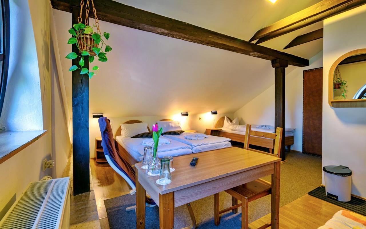 Jindrichov Hotel Dzban מראה חיצוני תמונה